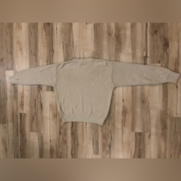 Brandy Melville Light Beige Cream Cotton Crewneck Sweater - Picture 6 of 6